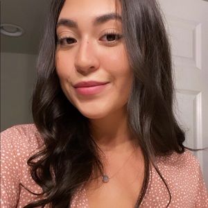 Meet your Posher, Mariana.